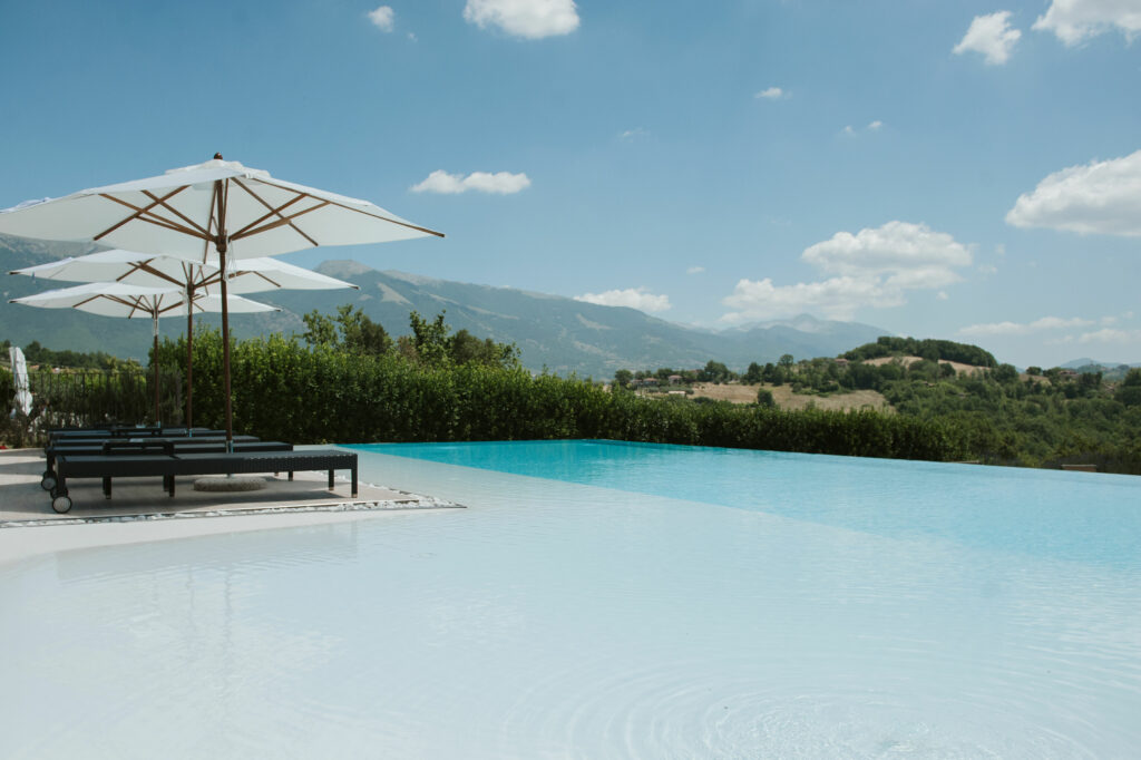 hotel fuori roma con piscina